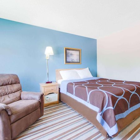 Super 8 By Wyndham Burlington Otel Dış mekan fotoğraf