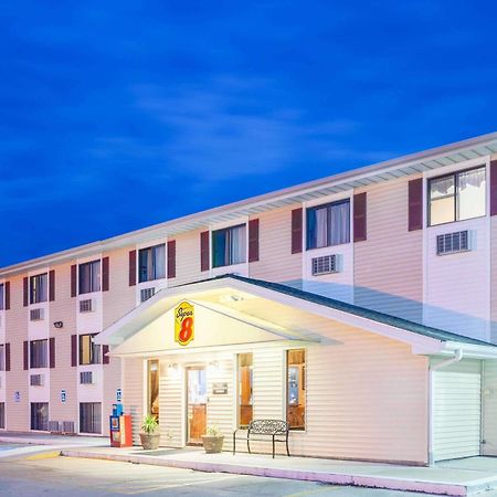 Super 8 By Wyndham Burlington Otel Dış mekan fotoğraf