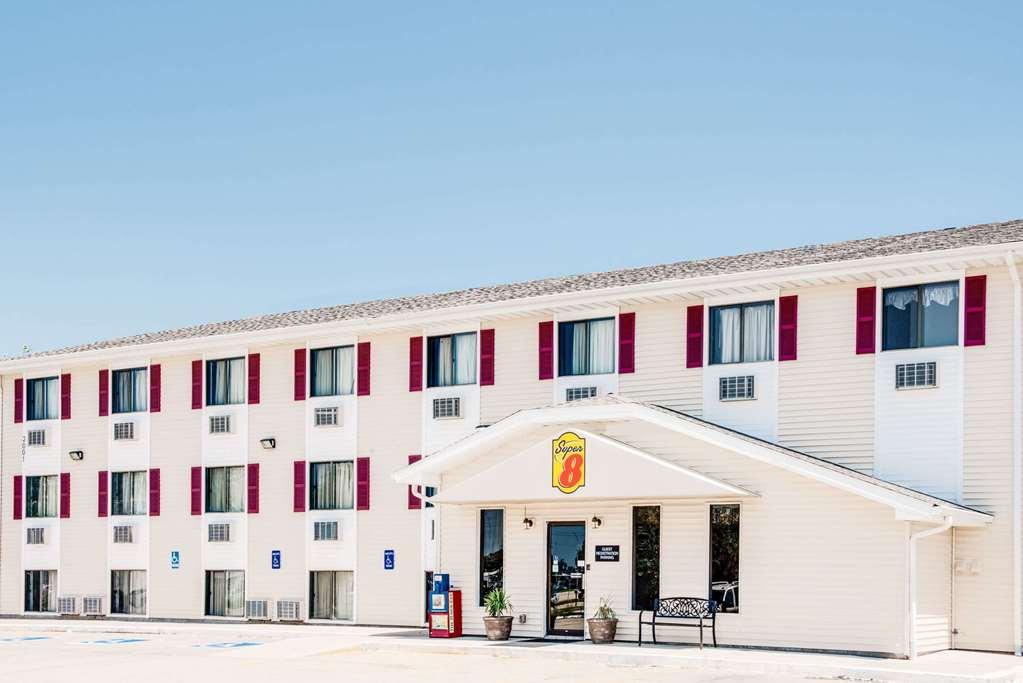 Super 8 By Wyndham Burlington Otel Dış mekan fotoğraf