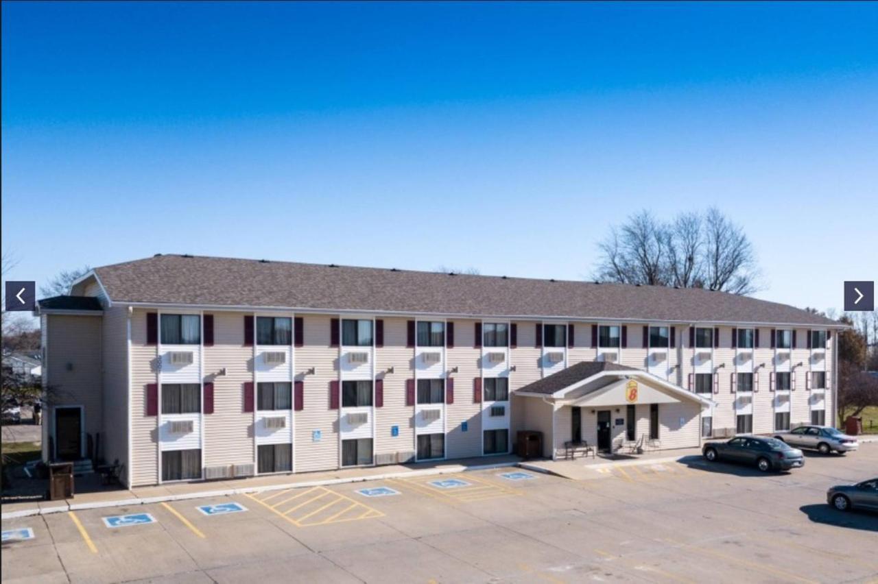 Super 8 By Wyndham Burlington Otel Dış mekan fotoğraf