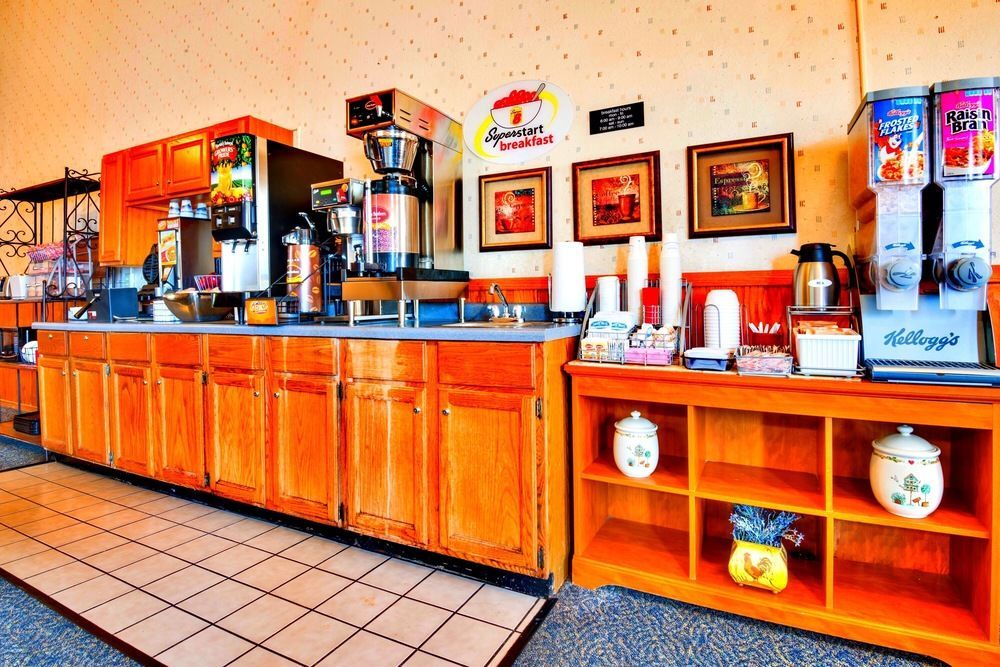 Super 8 By Wyndham Burlington Otel Dış mekan fotoğraf